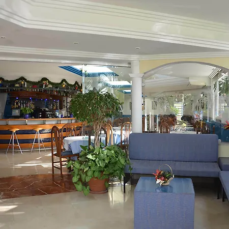 Pez Azul Apartahotel 3*